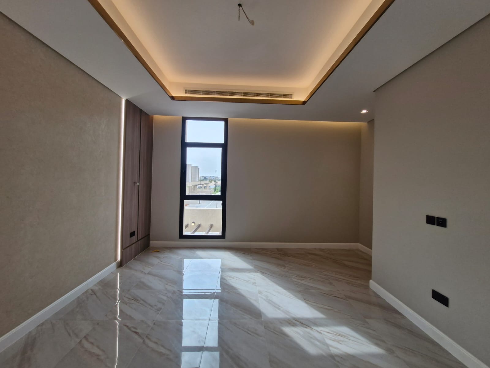 **Modern Luxury Villa for Rent in "Etual Roshan" Project – Signed by Elie Saab** 🏡✨  